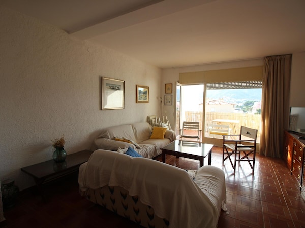 Villa Llançà, 3 Bedrooms, 7 Persons - Colera