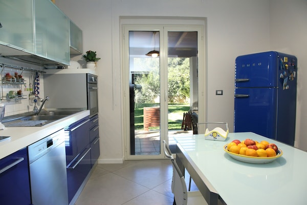 Villa 'Domus Aurige' With Sea View, Wi-fi And Air Conditioning - Villa San Giovanni