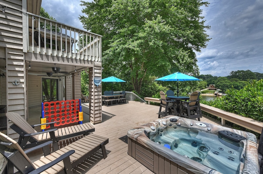 Butler Bliss By Avantstay Private Dock + Views - Lake Norman, NC