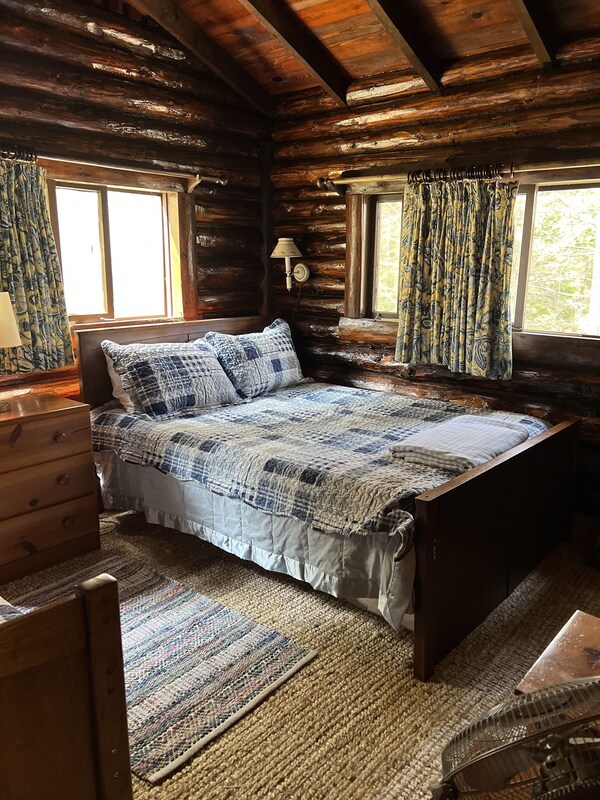 Historical Turn Of The Century Log Cabin On Ocean\/ Bay Private Communnity Beach! - Boothbay Harbor, ME