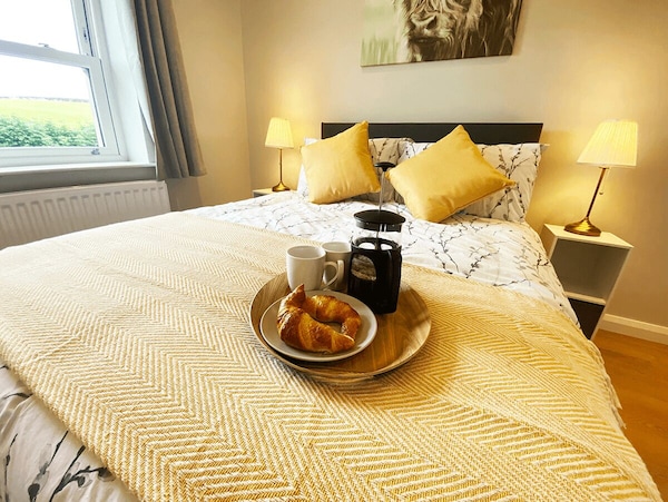 *Newly Renovated* Cosy Country Cottage, Sleeps 5, (4 Star) - 北アイルランド