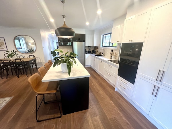 Acacia Cottage - 2 Mins To Leura, Brand New Renovation With Entertainers Kitchen - Leura