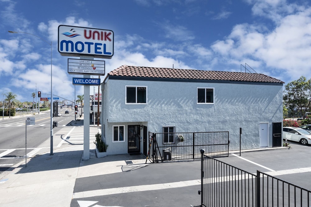 Unik Motel - Carson, CA