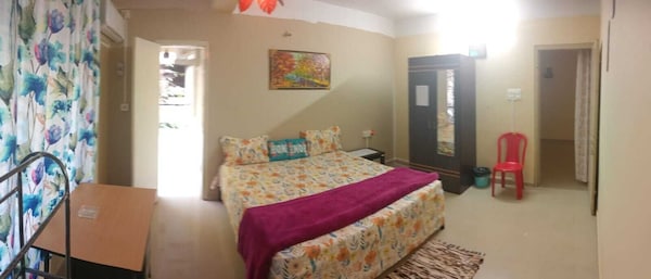 Cozy 2bhk Spacious Apartment In The Heart Of The City With Required Amenities - 구와하티