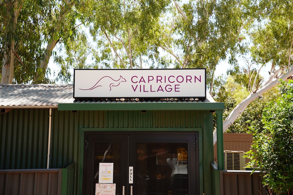 Capricorn Village - ニューマン