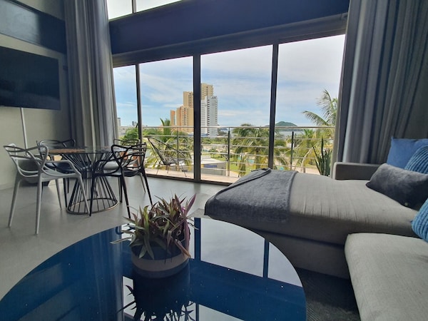 One Minute Away From The Beautiful Beach Penthouse! - 마사틀란