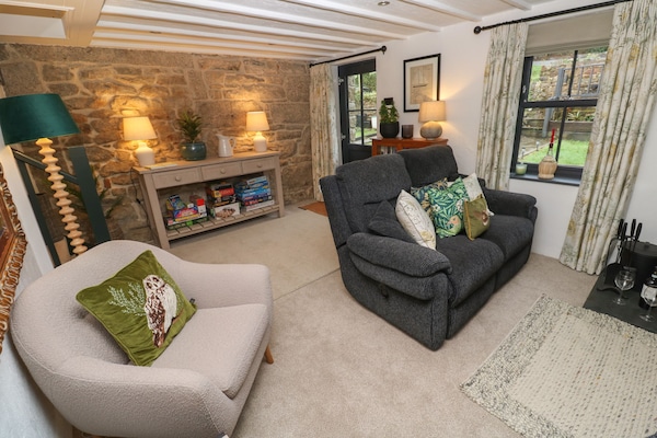 Wood Brook Cottage, Pet Friendly, Character Holiday Cottage In Crowan - Helston
