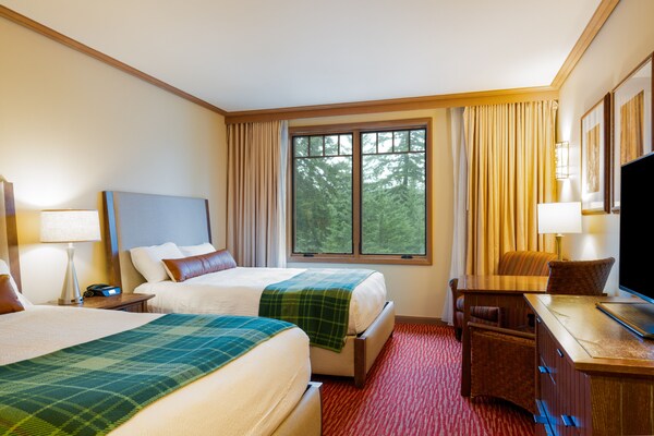 Escape To Nature In The Luxury Suncadia Lodge - Washington