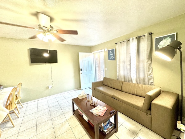 A Quiet And Cozy Condo With Tvs In Every Space - Eagle Pass, TX