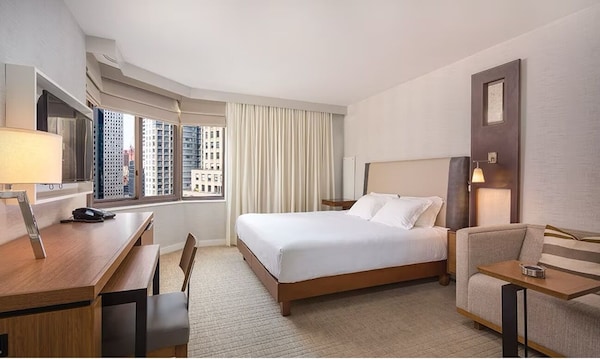 Enjoy The Big Apple Including Walks From This Manhattan Resort To Times Square! - New York