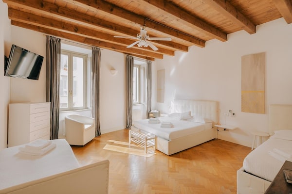 Simply Bright Quad Room - Bergamo