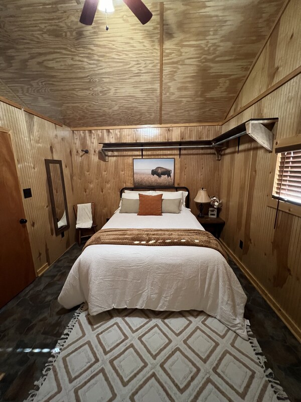Knotted Oak Cabin\ntwo Bedroom\/one Bath\/full Kitchen - Eden