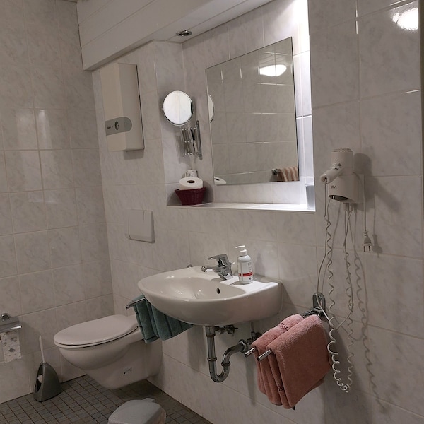 Alquiler-clásico-baño Para Personas Con Movilidad Reducida-terraza - Bad Driburg