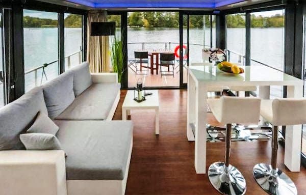 Modern And Attractive Houseboat With Spacious Roof Terrace. - Brandenburg an der Havel