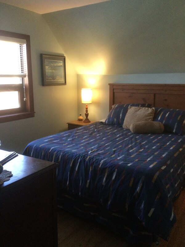 The Roost Guest House, Home Comfort When Atving, Snowmobiling  Or Visit Sussex! - New Brunswick