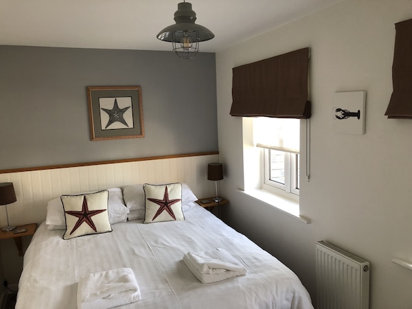 Rock Lobster Is A Family & Dog-friendly Holiday Cottage In Camber, East Sussex - Camber Sands
