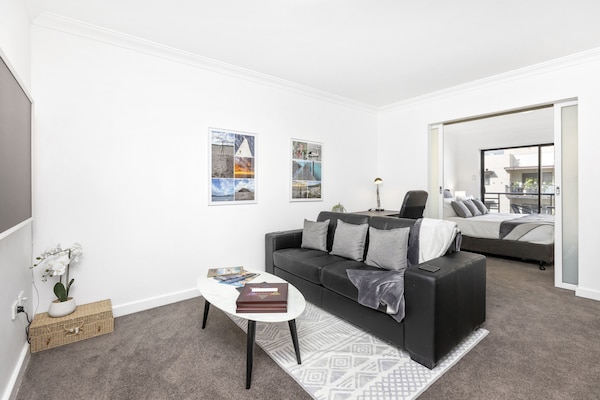City View 1br Gem On Mounts Bay Road - Perth Zoo