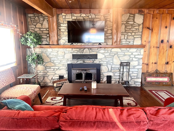 Quaint Cottage With Spectacular Views Of The Ozark Mountains! - Branson, MO