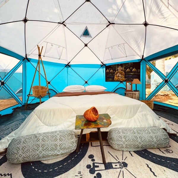 Lakeside Glamping In Dome Tents At Off The Grid Glamps - Maharashtra
