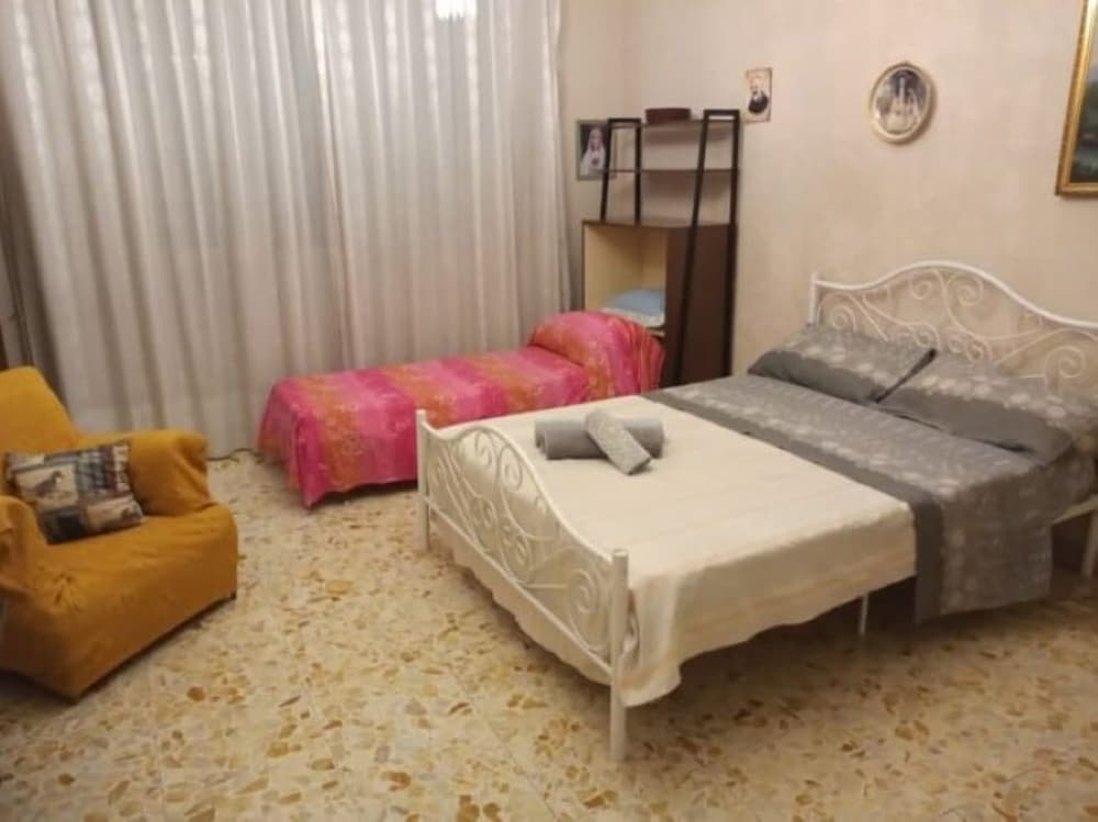 Room In Lodge - Stanza Tripla In Affitto Giarre - Giarre