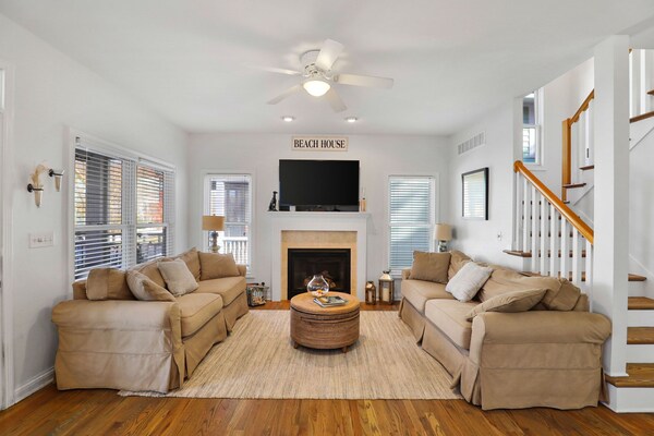 Find \"Beachy Bliss\" At This 3-bed Beachwalk Resort Home - Michigan City, IN