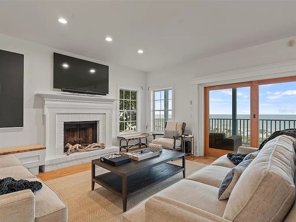 ️4br Walks On The Shore - Stunning Beachfront Home With Private Guest House️ - Indian Rocks Beach, FL
