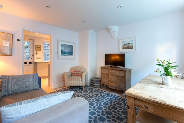 21 Island Street  -  A Cottage That Sleeps 4 Guests  In 2 Bedrooms - Torcross