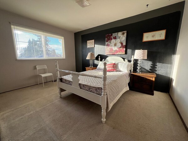 Cheap Cozy Large Well Furnished Bedroom Available - Delta, Britanya Kolumbiyası