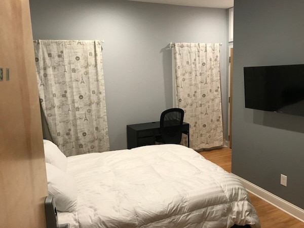 2-3-1 · Private Room With Private Bathroom - Danbury, CT