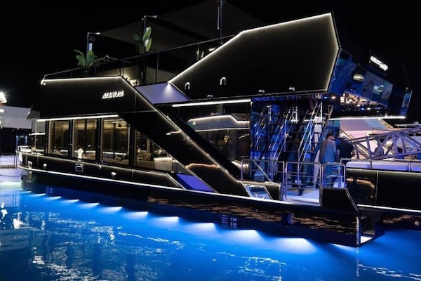 Private Luxury Yacht Cruises In Dubai! Sahara Rider! - Dubai