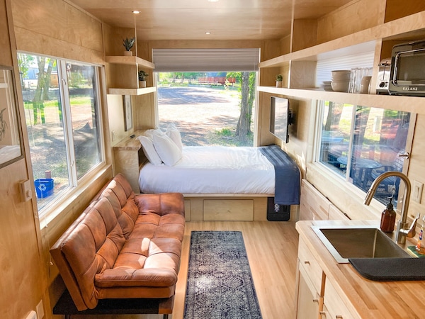 Tiny Home With One Queen Bed And Full Size Futon. - Montrose, CO