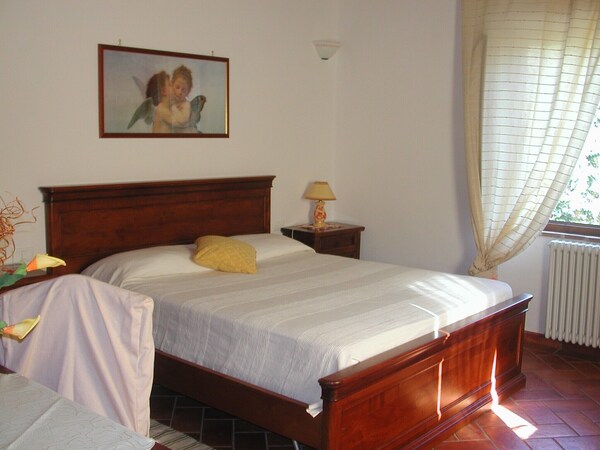 Tuscany Country Hotel Suites Oasis Tranquility\nbetween Siena \/ Firenze - Siena, Italia