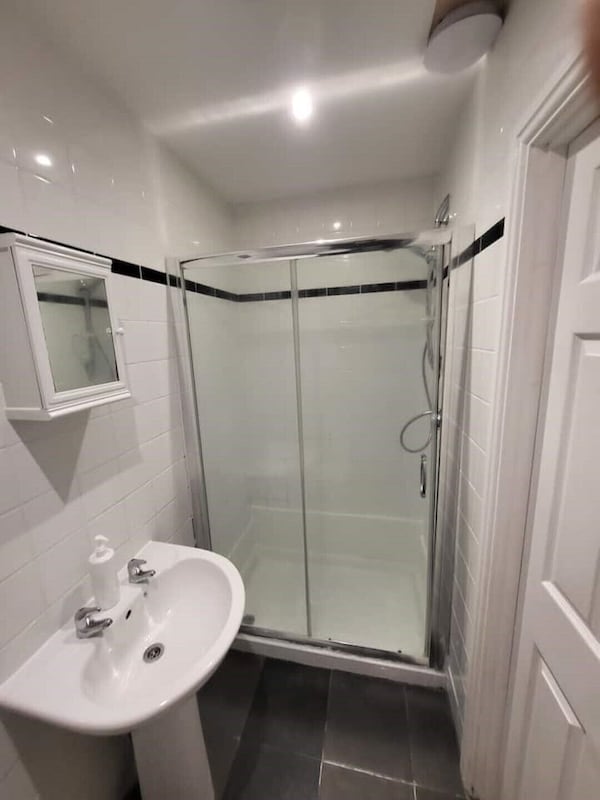 Cozy 2 Bedroom Flat | Both Rooms Are Ensuite - Gateshead
