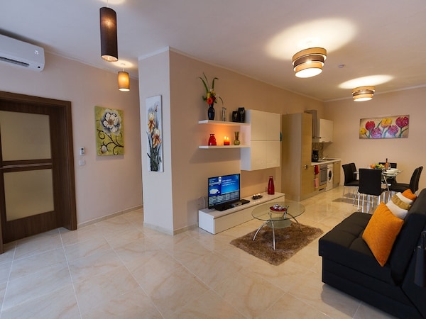 Apartment 28: One-bedroom Apartment Near St. Julian's - Pembroke, Malta