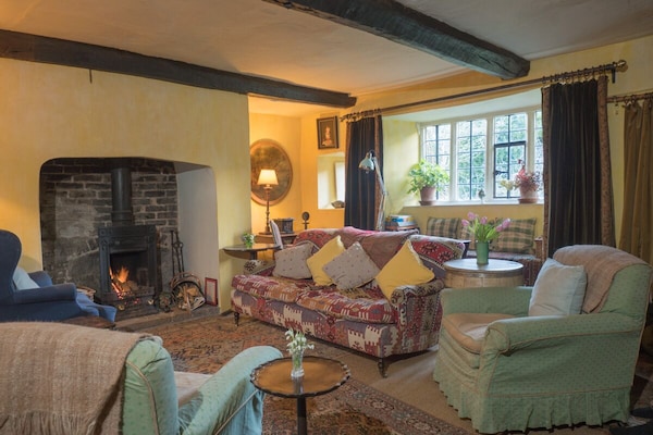 A Heavenly Retreat With Off-street Parking - Dunster