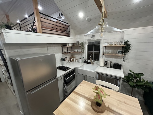 Farmhouse Styled Tiny Home Located Inside Beautiful Private Gated Estate! - Patterson, CA