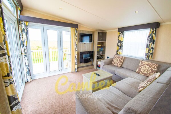 Mp502 - Camber Sands Holiday Park - Sleeps 6 + Small Dog - Gated Decking - Amazing Marsh Views - Camber Sands