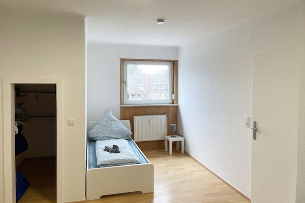 Brl02 - Apartment In Brühl-mitte, 60qm, 2 Zimmer, Max. 5 Personen - Brühl