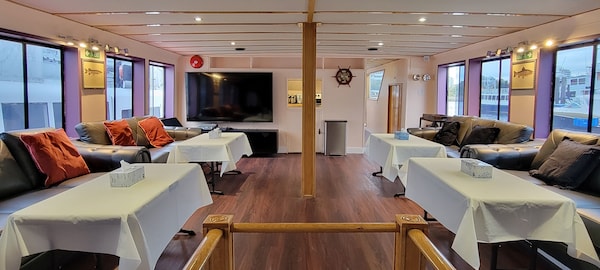 5 Bedrooms Party Boat In Vancouver Downtown - Vancouver