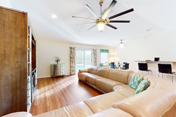 Sunny Home With Private Heated Pool, Pool Spa, Fireplace, Patio, Grill, W\/d, Ac - Flagler Beach, FL