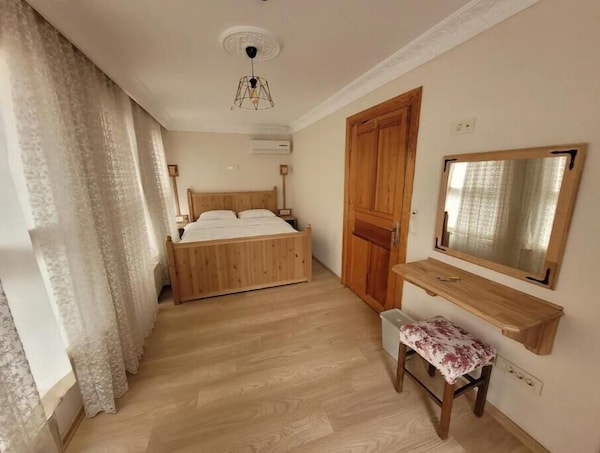 Double Room In Wooden House - Balat