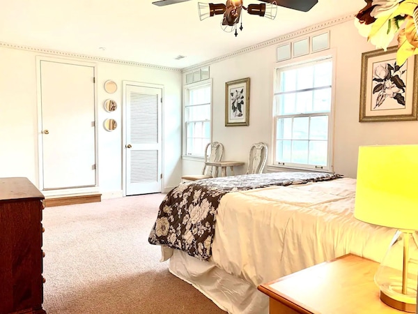 The Gardenia Suites In The Heart Of Spring Hill-a - Columbia