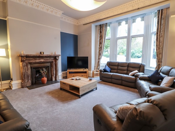 22 Chatsworth Square, Family Friendly, With Hot Tub In Carlisle - Dumfries and Galloway