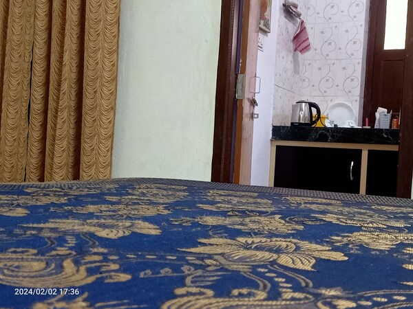 Budget Friendly Homestay At Very Good Locality Nearby All Attractions - Gujarat