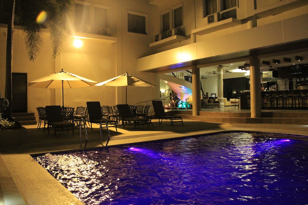 Savannah Resort Hotel - Capas