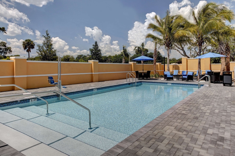 Hampton Inn and Suites by Hilton Vero Beach-Downtown - Indian River, FL