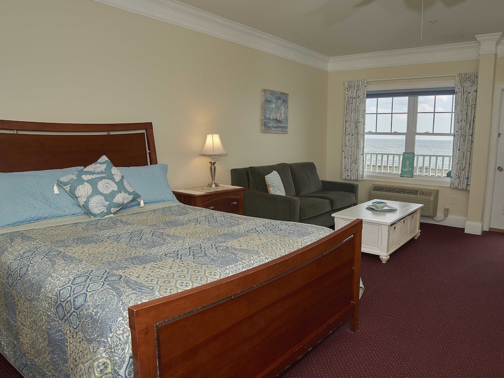 Atlantic Breeze Suites - Hampton Beach, NH