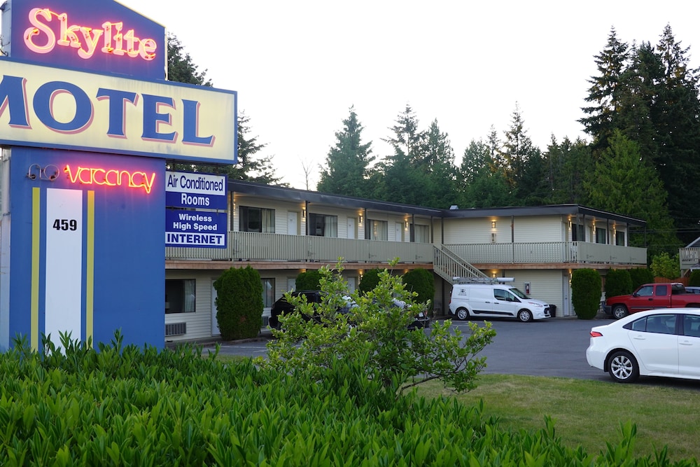 Skylite Motel - Parksville, British Columbia