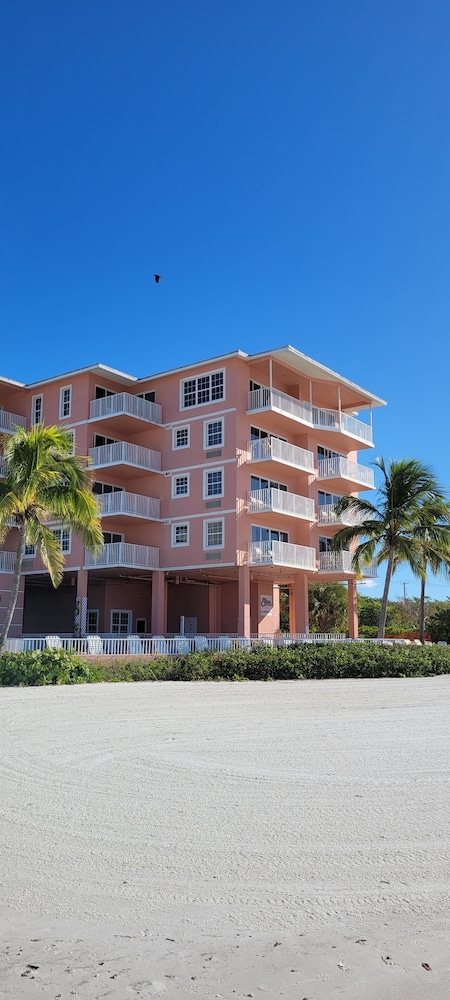 Edison Beach House - Fort Myers Beach, FL