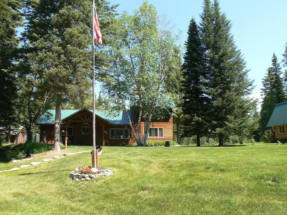 Smoky Bear Ranch Bed & Breakfast & Cabins - Montana